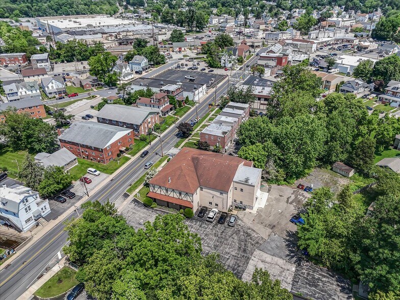 61 S Morton Ave, Morton, PA à louer - Photo du bâtiment - Image 2 de 23