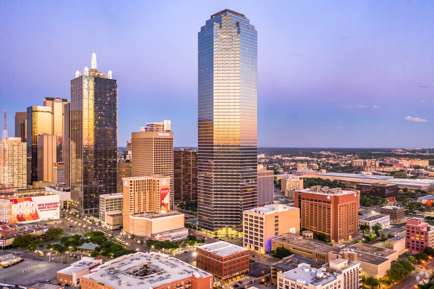 901 Main St, Dallas, TX à louer - Photo du bâtiment - Image 1 de 24