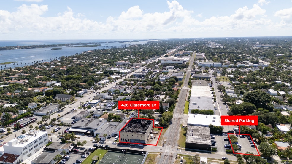 426 Claremore Dr, West Palm Beach, FL for sale - Building Photo - Image 1 of 16