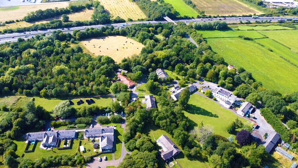 Harp Rd, Brent Knoll à louer - Photo du bâtiment - Image 1 de 6