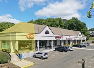 447 Monroe Tpke, Monroe, CT à louer Photo du bâtiment- Image 1 de 2