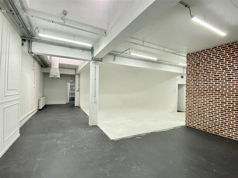 Office in Levallois-Perret for lease - Building Photo - Image 2 of 9