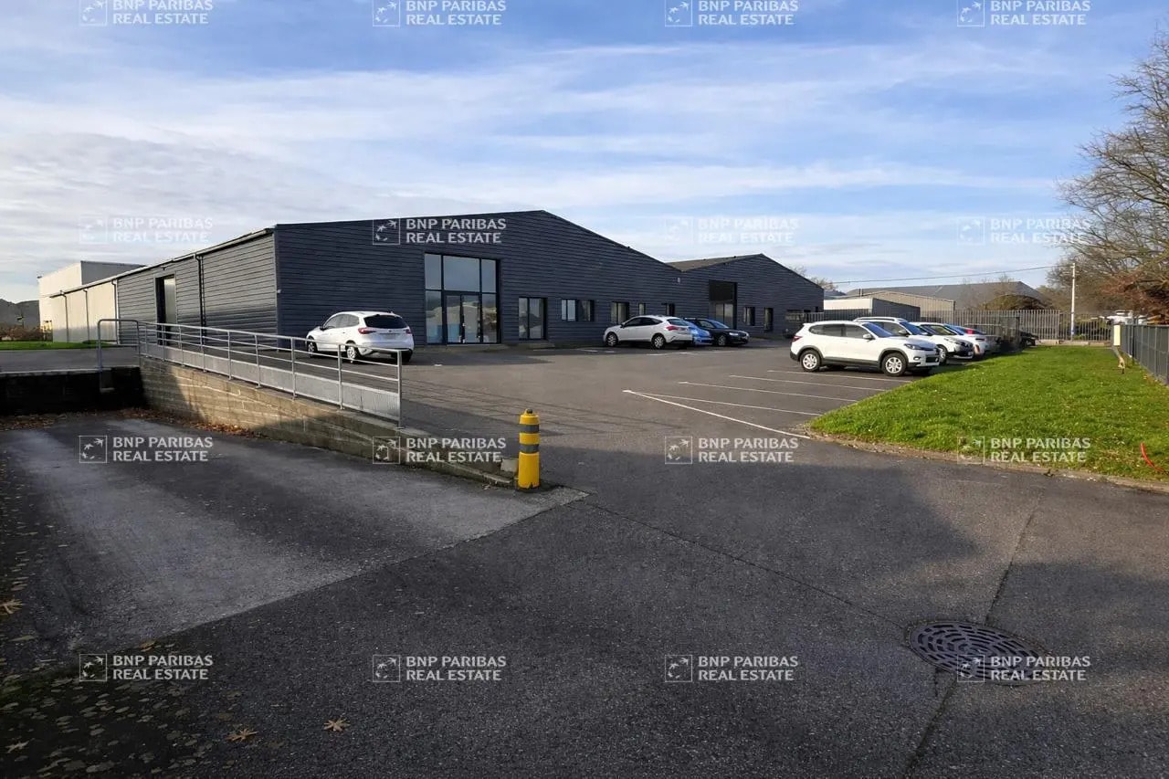 Flex in Nantes for lease Building Photo- Image 1 of 11