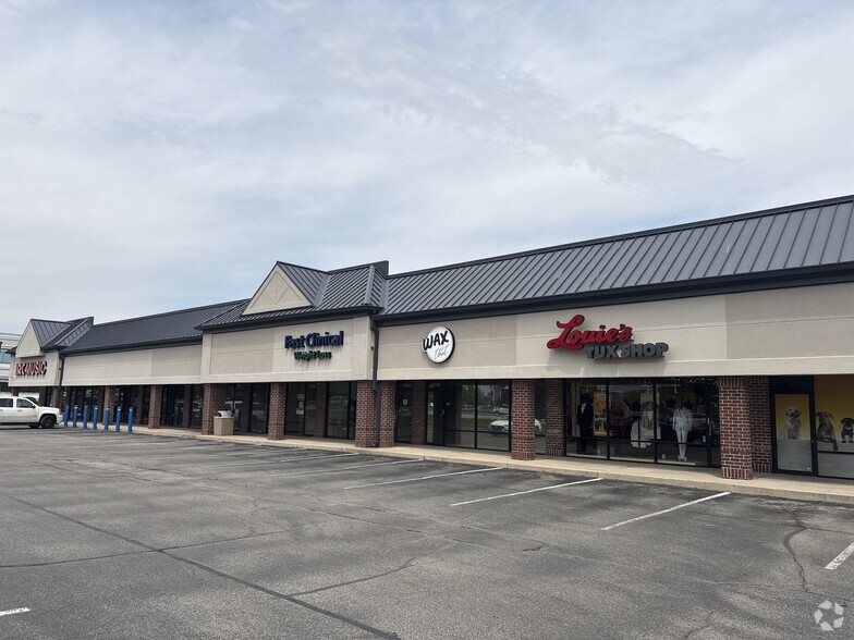 10228-10236 E US Highway 36, Avon, IN for lease - Building Photo - Image 3 of 8
