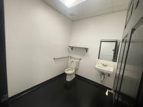 6600-6924 Antoine Dr, Houston, TX for lease Building Photo- Image 2 of 10