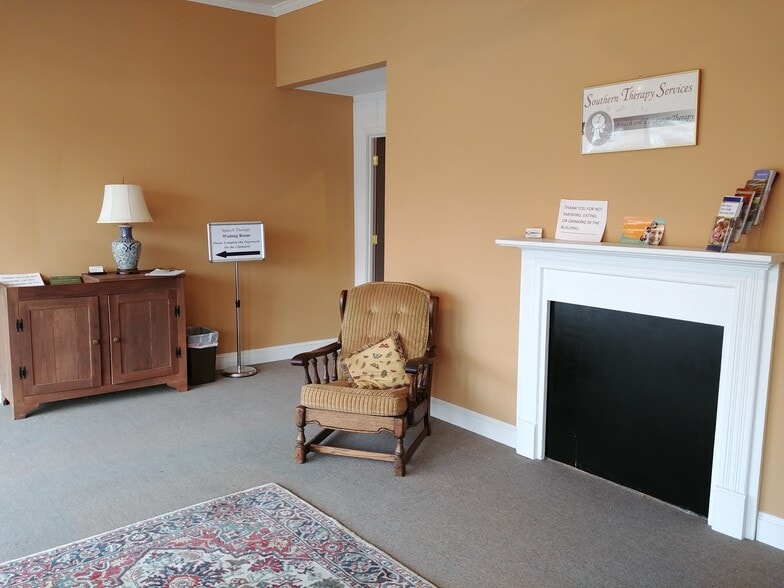 242 2nd St, Cheraw, SC à louer - Photo intérieure - Image 3 de 11