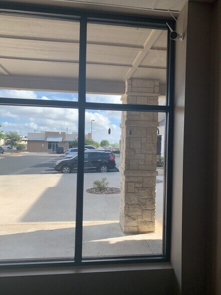 2710 S Clear Creek Rd, Killeen, TX à louer - Photo du bâtiment - Image 2 de 6