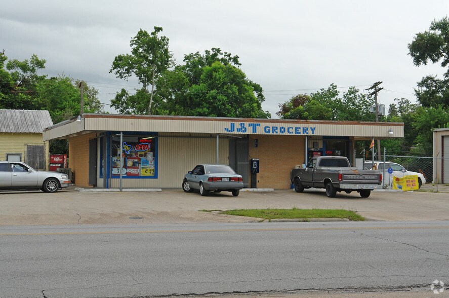 2325 S 4th St, Beaumont, TX à louer - Photo du bâtiment - Image 2 de 2