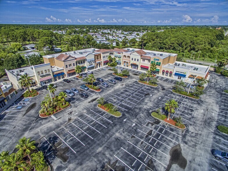 14800 Tamiami Trl, North Port, FL à louer - Photo du bâtiment - Image 3 de 11