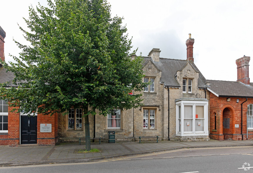 Station Rd, Sleaford à louer - Photo principale - Image 1 de 7