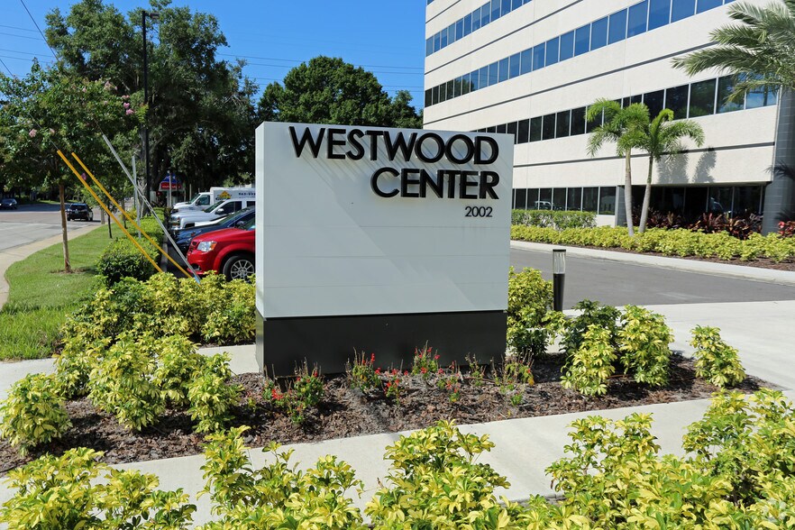 2002 N Lois Ave, Tampa, FL for lease - Building Photo - Image 2 of 16