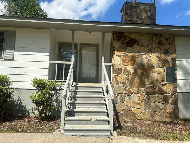 115 Commerce Dr, Stockbridge, GA for lease - Building Photo - Image 3 of 15