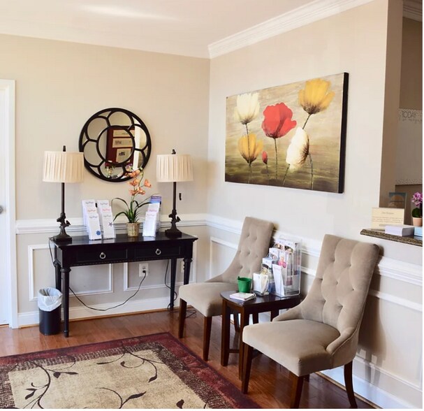 100-810 Westwood Office Park, Fredericksburg, VA à louer - Photo du bâtiment - Image 3 de 14