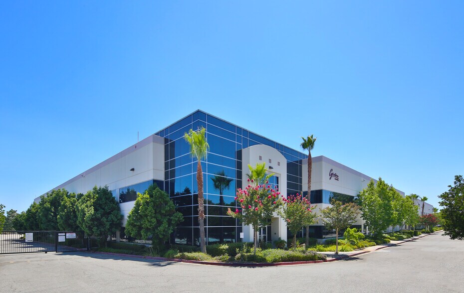 9449 8th St, Rancho Cucamonga, CA for lease - Building Photo - Image 1 of 4