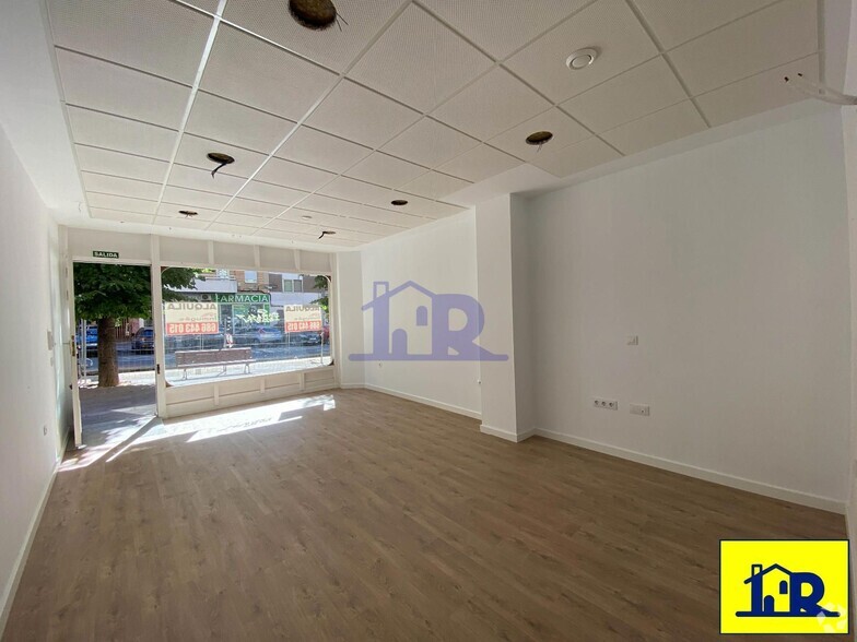 Retail in Cuenca, Cuenca for lease - Interior Photo - Image 1 of 1