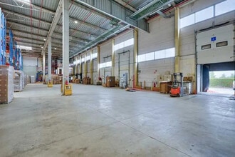 Industrial in Marly-la-Ville for lease Interior Photo- Image 2 of 2