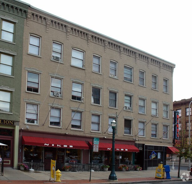 135 E Water St, Syracuse, NY à louer - Photo du bâtiment - Image 2 de 2