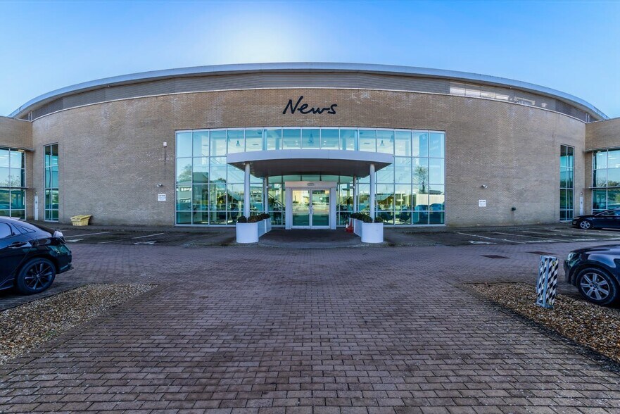 Cygnet Rd, Peterborough à louer - Photo du bâtiment - Image 2 de 7