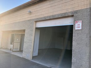 3060 N Nellis Blvd, Las Vegas, NV for lease Building Photo- Image 2 of 8