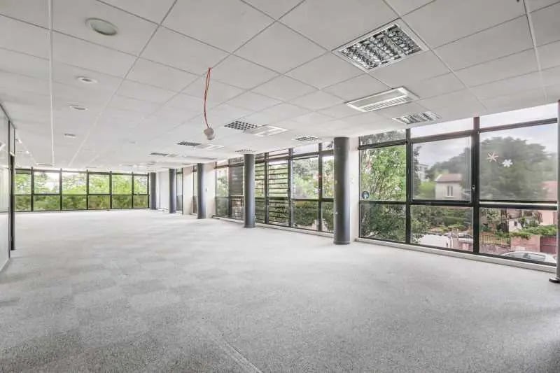 16 Rue Jean Desparmet, Lyon for lease Interior Photo- Image 1 of 13