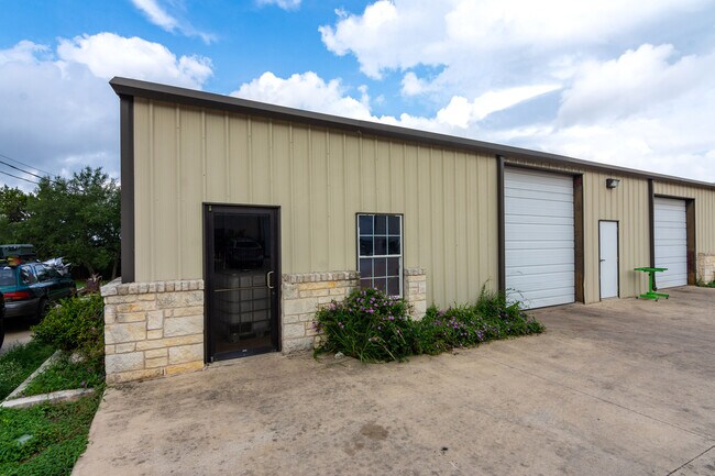 Plus de détails pour 1034 Canyon Bend Dr, Dripping Springs, TX - Industriel à vendre