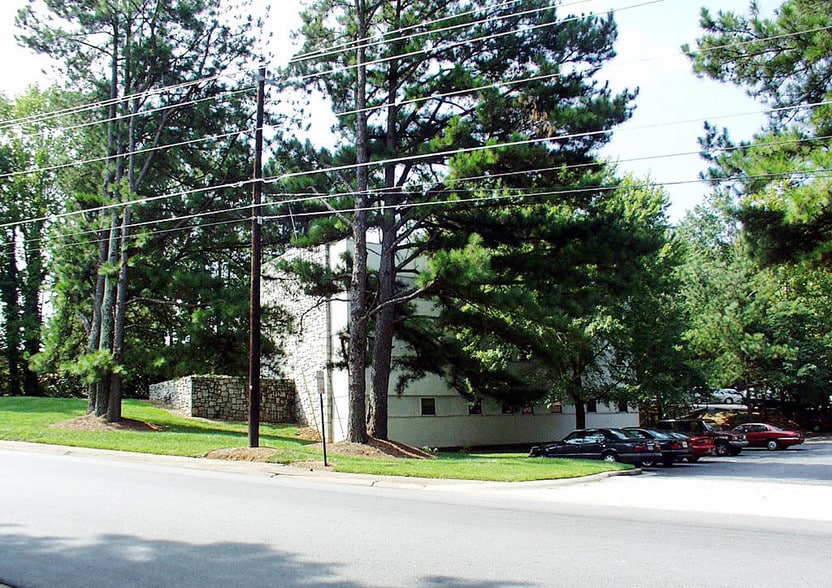 3700 Longview Dr, Chamblee, GA for sale - Building Photo - Image 2 of 24
