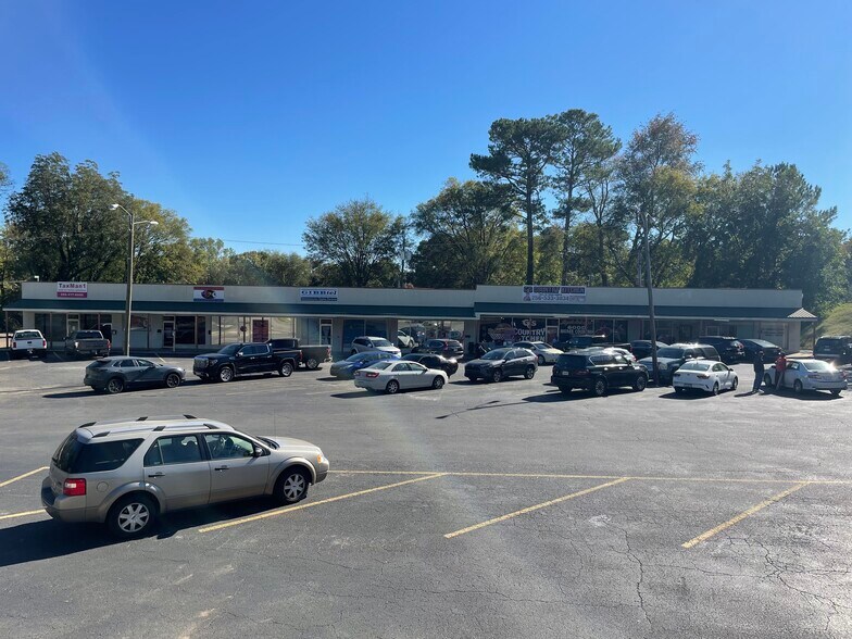 2501 Oakwood Ave NW, Huntsville, AL for lease - Building Photo - Image 2 of 5