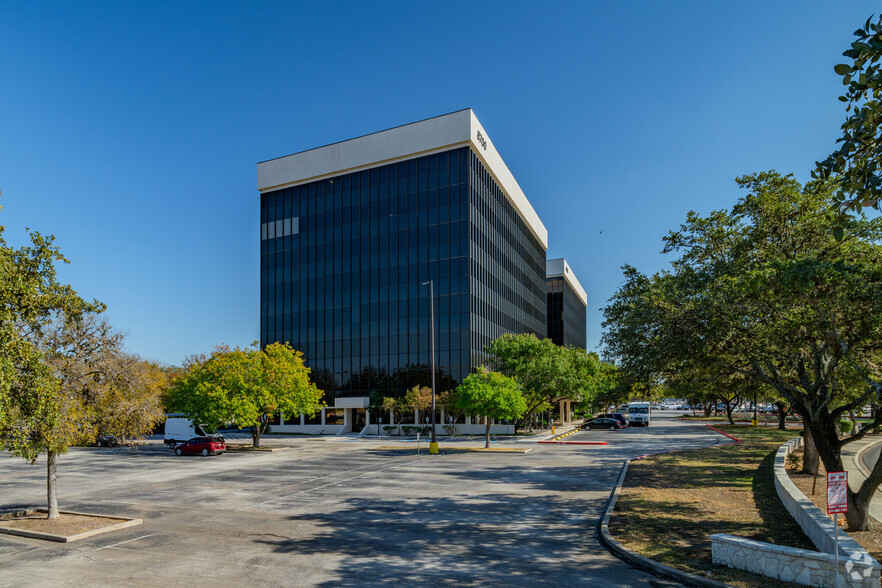 8700 Tesoro Dr, San Antonio, TX for lease - Building Photo - Image 1 of 11