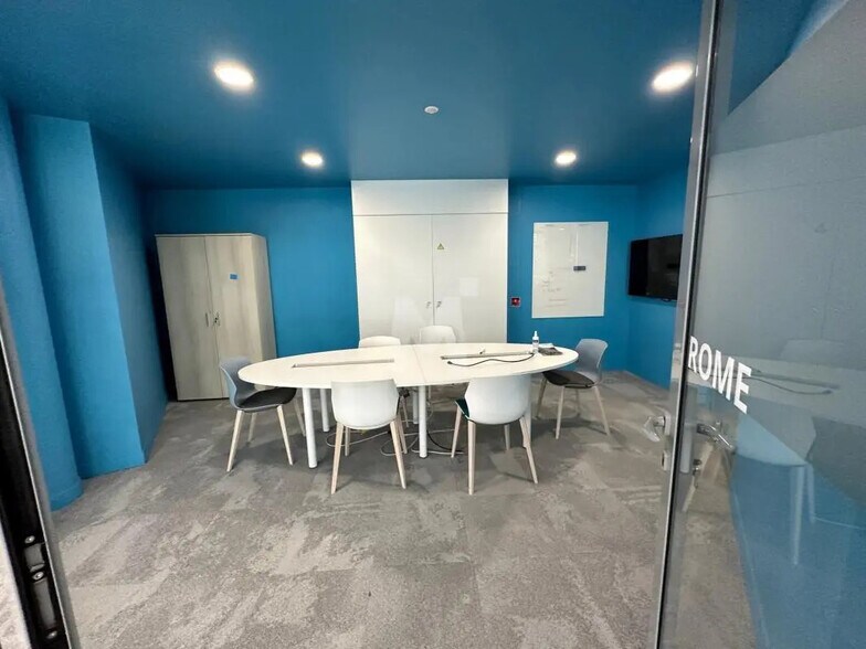 Bureau dans Rungis à louer - Photo du bâtiment - Image 3 de 10