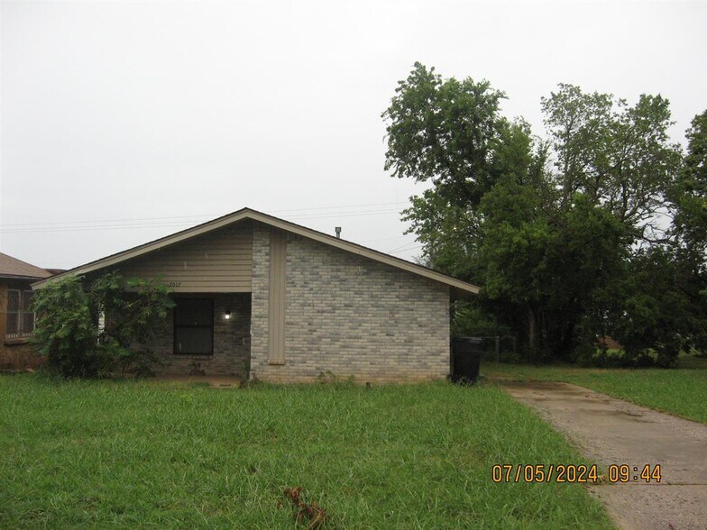 2017 NE 16th Ter, Oklahoma City, OK à vendre - Photo principale - Image 1 de 1