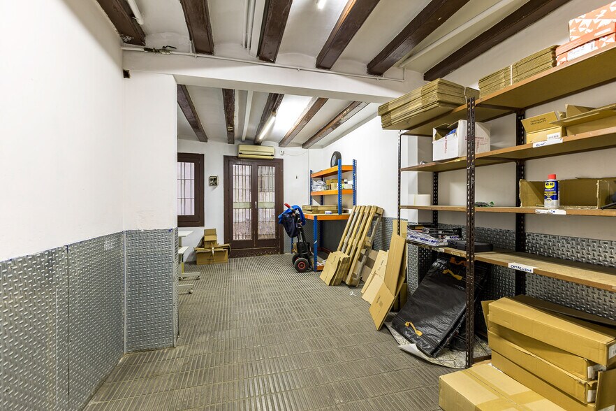 Carrer de Cervantes, 6, Barcelone, Barcelona à louer - Photo du bâtiment - Image 3 de 3