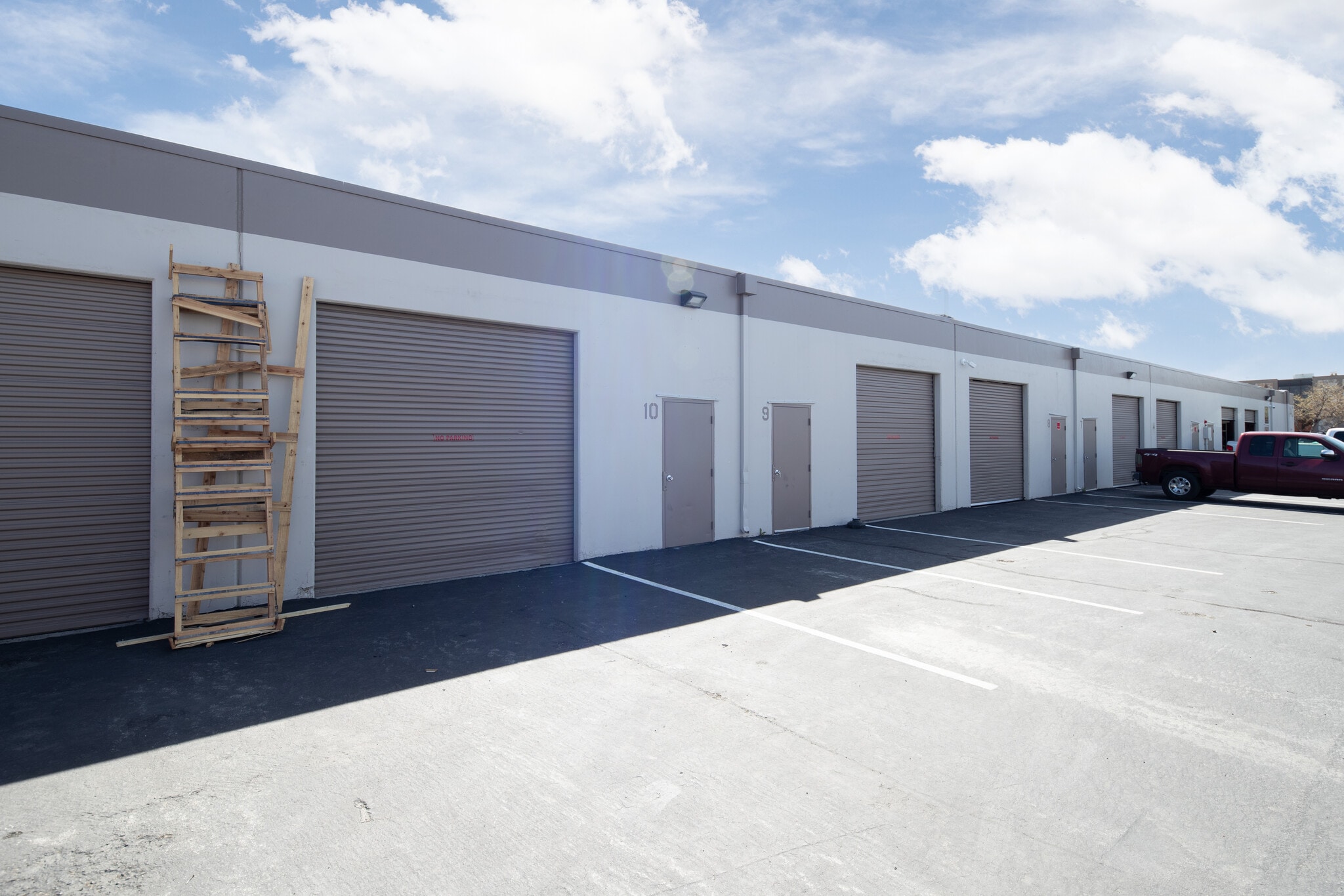 240 Freeport Blvd, Sparks, NV for lease Building Photo- Image 1 of 16