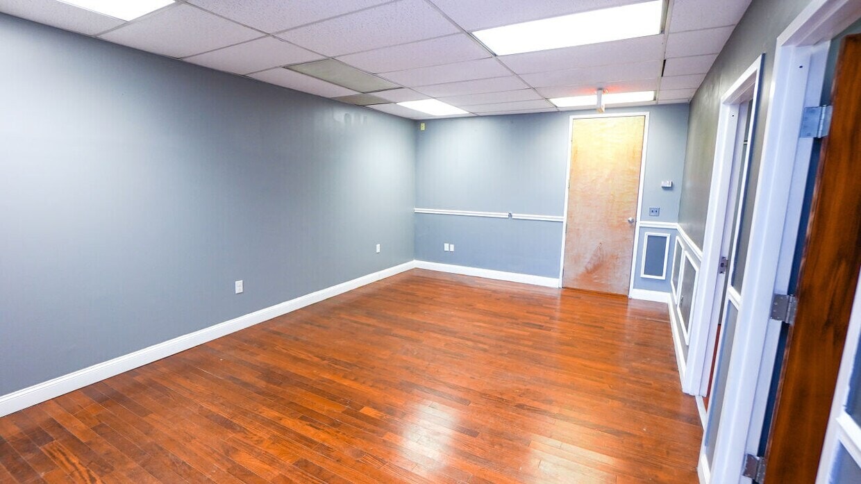2 Lincoln Hwy, Edison, NJ 08820 - Unité 402 - - Photo intérieure - Image 2 of 7