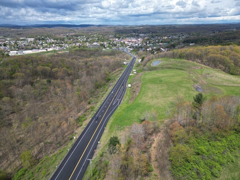 22228 US-119 Rt, Punxsutawney, PA à vendre - Photo du bâtiment - Image 3 de 8