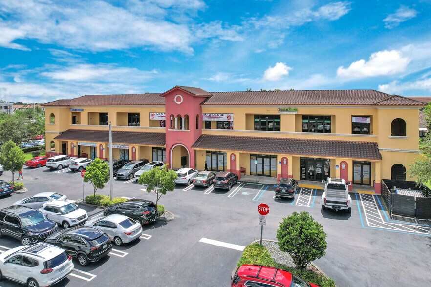14740 SW 26th St, Miami, FL à louer - Photo du bâtiment - Image 3 de 11