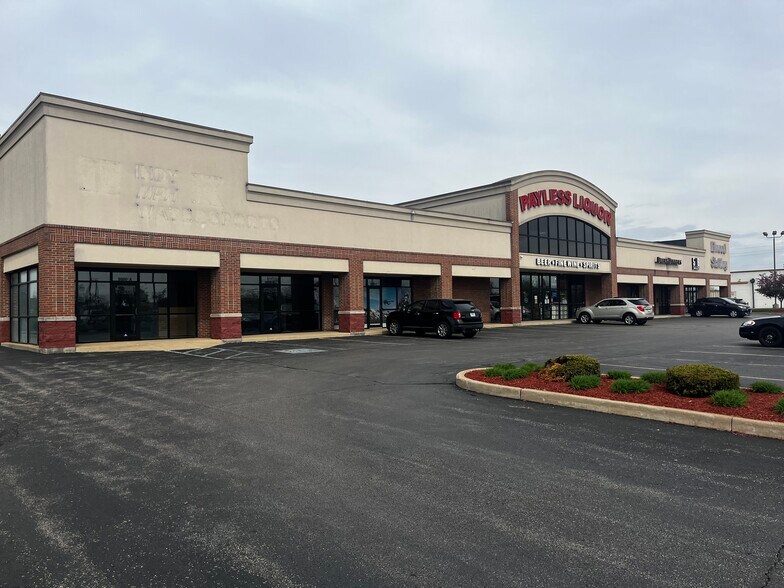 9520 Uptown Dr, Indianapolis, IN à louer - Photo du bâtiment - Image 2 de 9