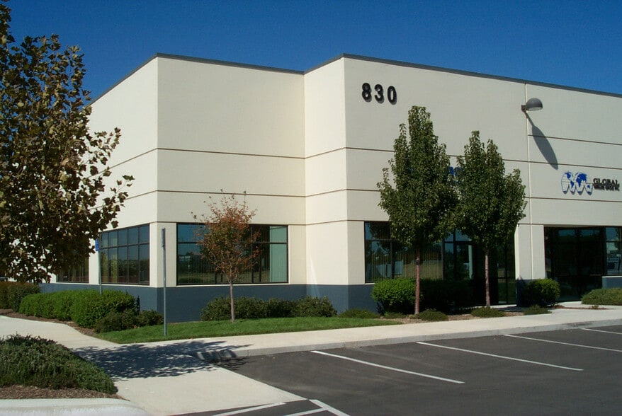 830 Riverside Pky, West Sacramento, CA for lease - Building Photo - Image 3 of 12
