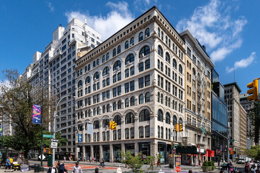 1 Union Sq W, New York, NY à louer - Photo principale - Image 1 de 7