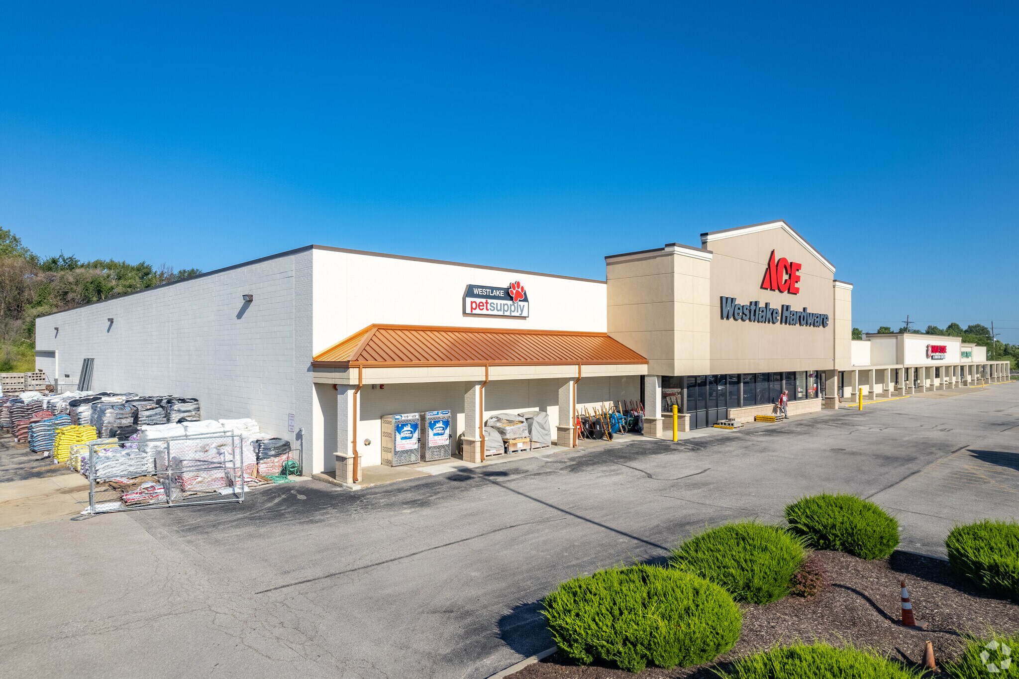 Bonner Springs Plaza Portfolio portefeuille de 3 propriétés à vendre sur LoopNet.ca Photo principale- Image 1 de 5