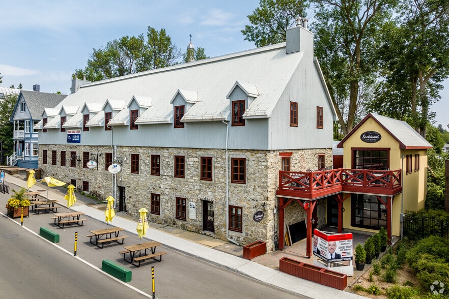 275 Boul Des Braves, Terrebonne, QC for sale - Primary Photo - Image 1 of 9