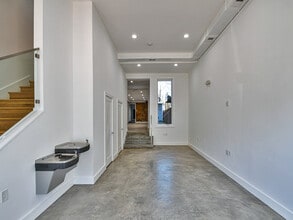 515 11th St SE, Washington, DC for sale Interior Photo- Image 2 of 32