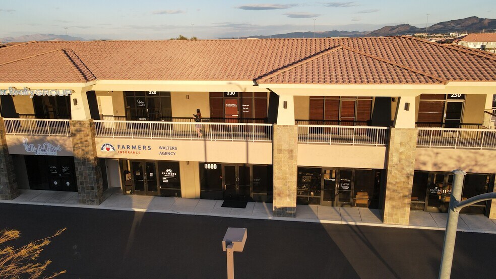 8690 S Maryland Pky, Las Vegas, NV à louer - Photo du bâtiment - Image 2 de 12