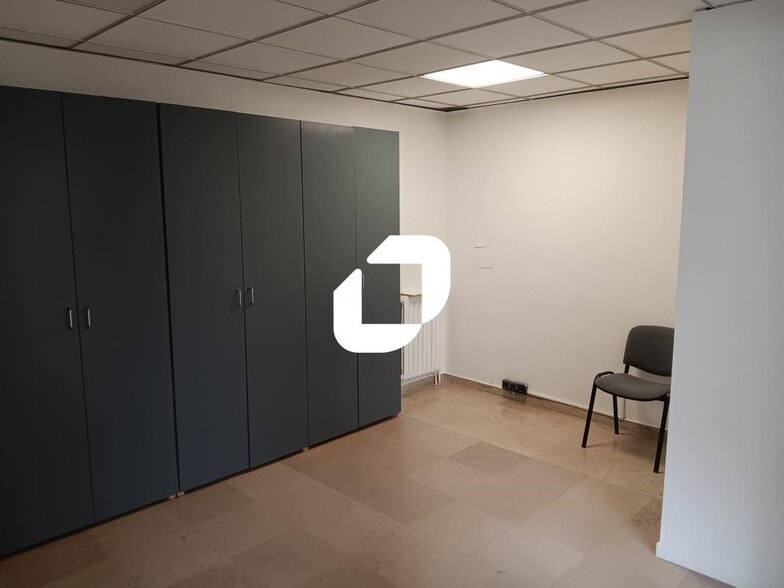 Office in Le Raincy for lease - Interior Photo - Image 3 of 6