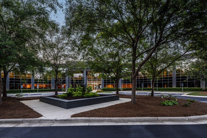 1500 Perimeter Park Dr, Morrisville, NC à louer - Photo du bâtiment - Image 3 de 81