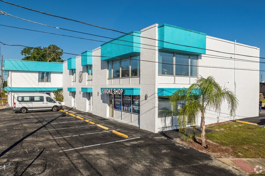 7523 Aloma Ave, Winter Park, FL à louer - Photo du bâtiment - Image 3 de 11