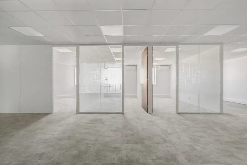 Office in Boulogne-Billancourt for lease - Interior Photo - Image 1 of 10