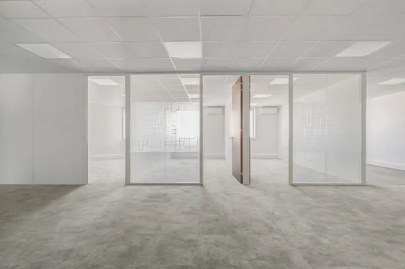 Office in Boulogne-Billancourt for lease Interior Photo- Image 1 of 11