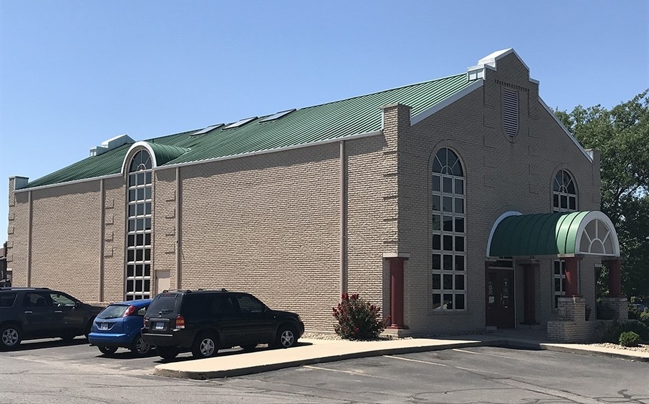 2251 N Woodlawn Blvd, Wichita, KS for sale - Primary Photo - Image 1 of 26