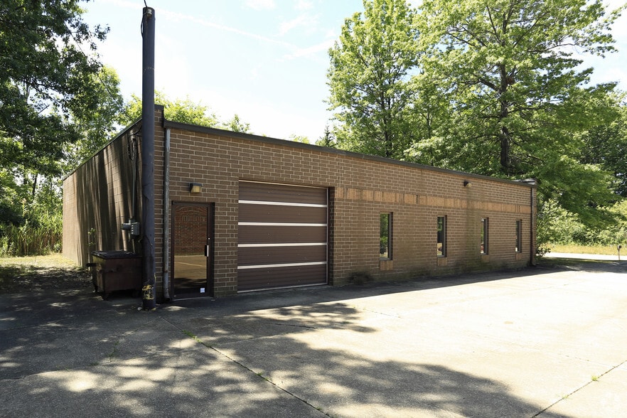 7027 Spinach Dr, Mentor, OH for sale - Building Photo - Image 3 of 45