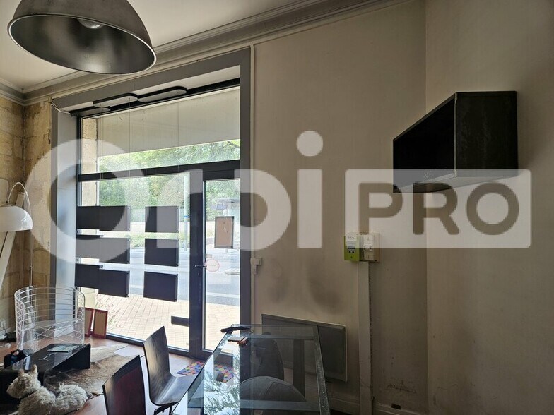 Retail in Bordeaux for sale - Interior Photo - Image 2 of 2